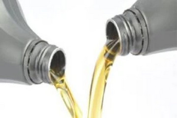 ¿Cuál es la diferencia del aceite sintético al aceite mineral?